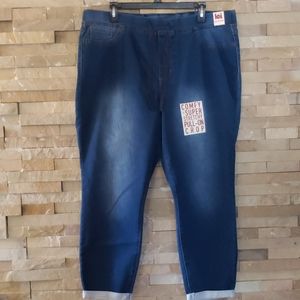 Denim Capris jeans in dark denim comfy & stretchy